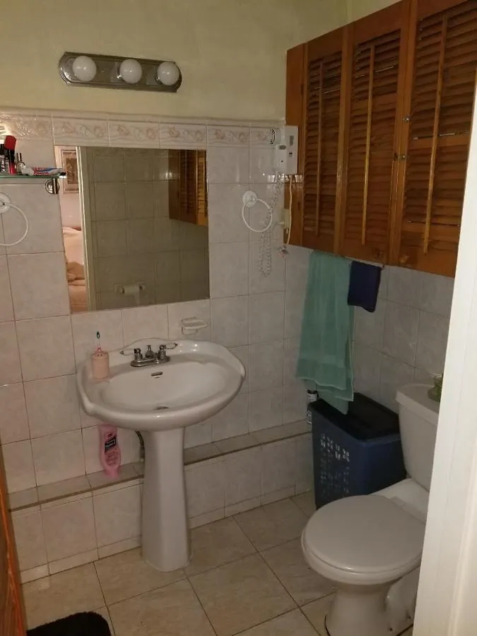 212 Goldenview Apartment Saint James