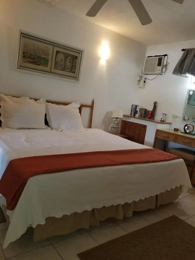 212 Goldenview Apartment Saint James